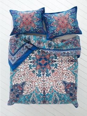 Plum & Bow Dandeli Medallion Duvet Cover + Pillow Sheets